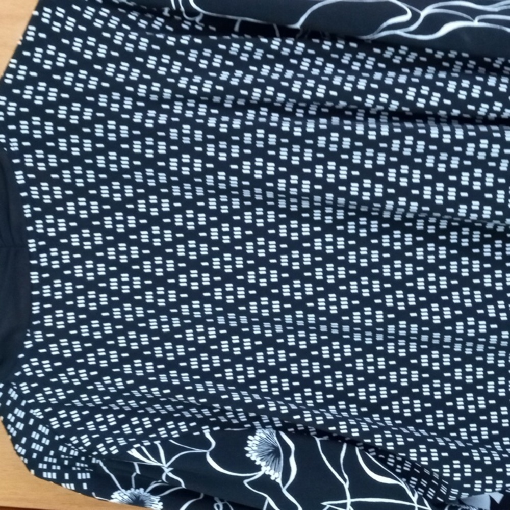 2 piece black and white dressy top - Picture 4 of 5